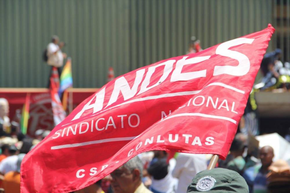 O Andes de costas para as eleições contra Bolsonaro!