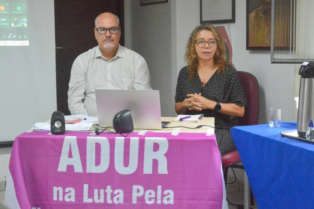 Em roda de conversa, ADUR debate assédio nas universidades