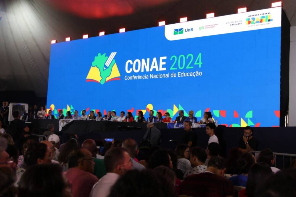 A educação voltou!