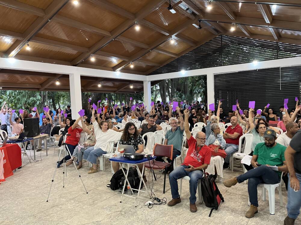 Professores da UFRRJ em greve a partir de 23 de maio