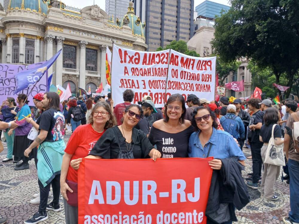 As diretoras da ADUR, Elisa Guaraná; Nádia Souza; Liz Paiva e a professora Fabiana Rodrigues