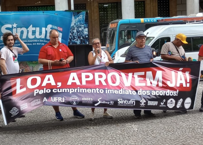 Servidores Públicos Federais realizam ato pela aprovação da Lei Orçamentária Anual